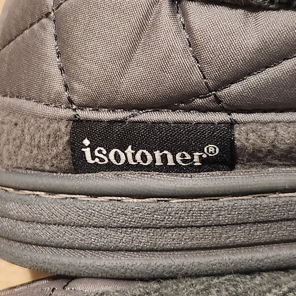 NWOT Isotoner Quilted Nylon Levon Low Boot Men's Slippers. Gray Size 13-14